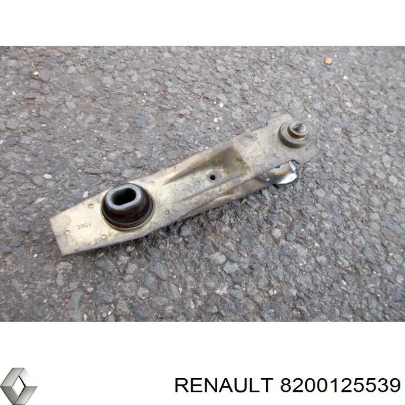 Кронштейн подушки (опоры) двигателя правой 8200125539 Renault (RVI)