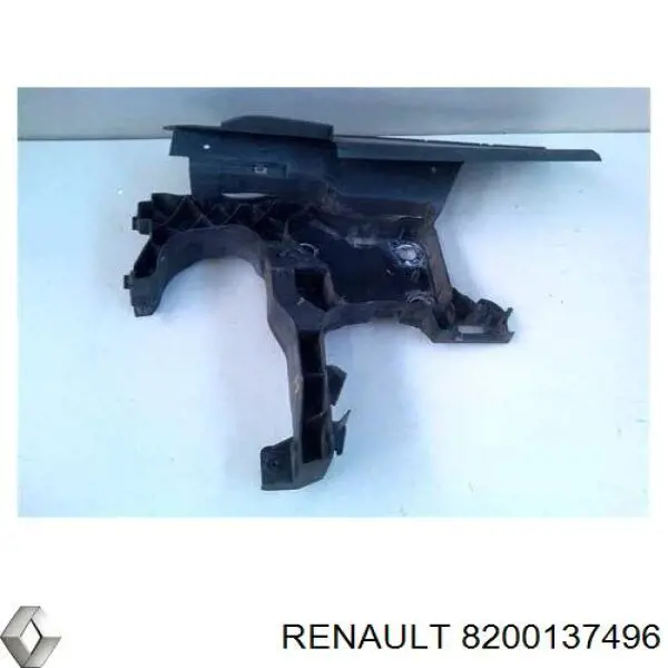 Soporte de radiador derecha (panel de montaje para foco) 8200137496 Renault (RVI)