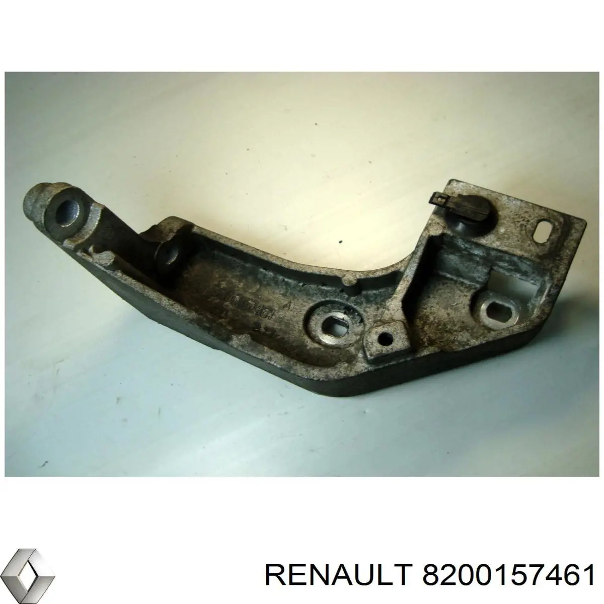 Кронштейн топливного насоса ТНВД Renault (RVI) 8200157461 цена, от 8.37 USD