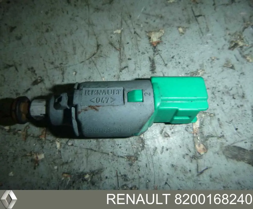 Датчик включения сцепления Renault (RVI) 8200168240