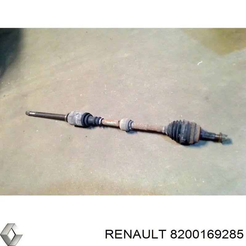Купить 8200169285 Renault (RVI) Вал приводной правый