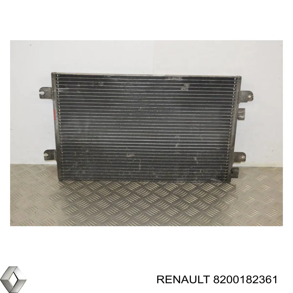 Радиатор охлаждения кондиционера Renault (RVI) 8200182361