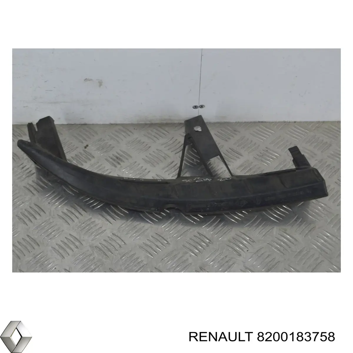8200183758 Renault (RVI) consola do pára-choque dianteiro direito