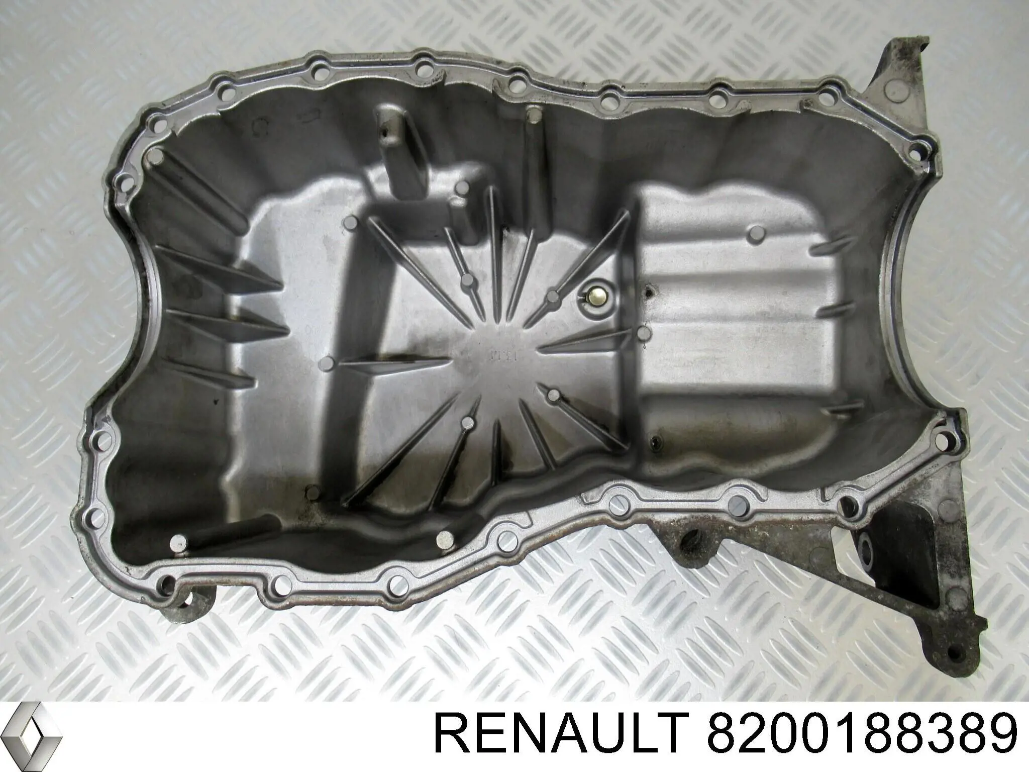 Поддон двигателя 8200188389 Renault (RVI)