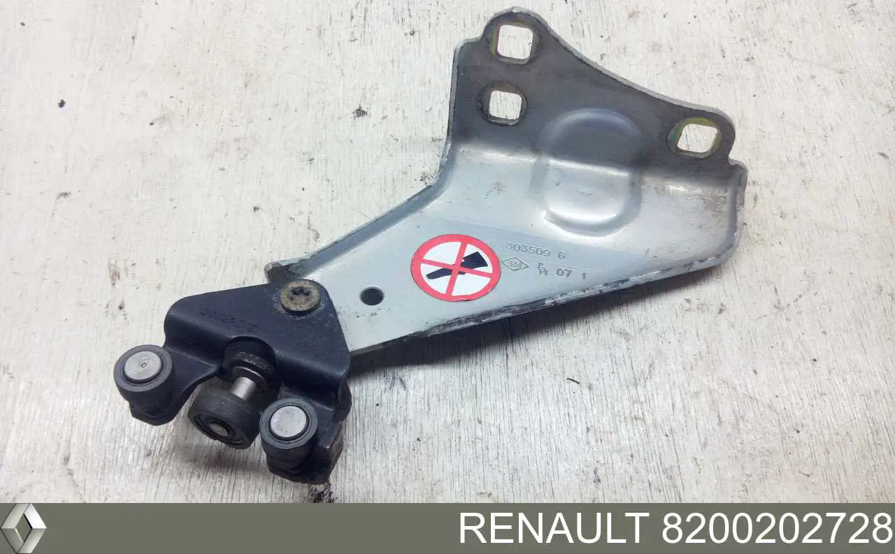 Купить 8200202728 Renault (RVI) Ролик двери боковой (сдвижной) правый нижний