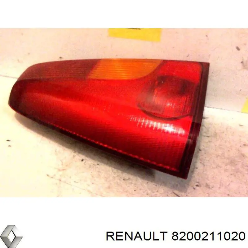 Фонарь задний левый 8200211020 Renault (RVI)