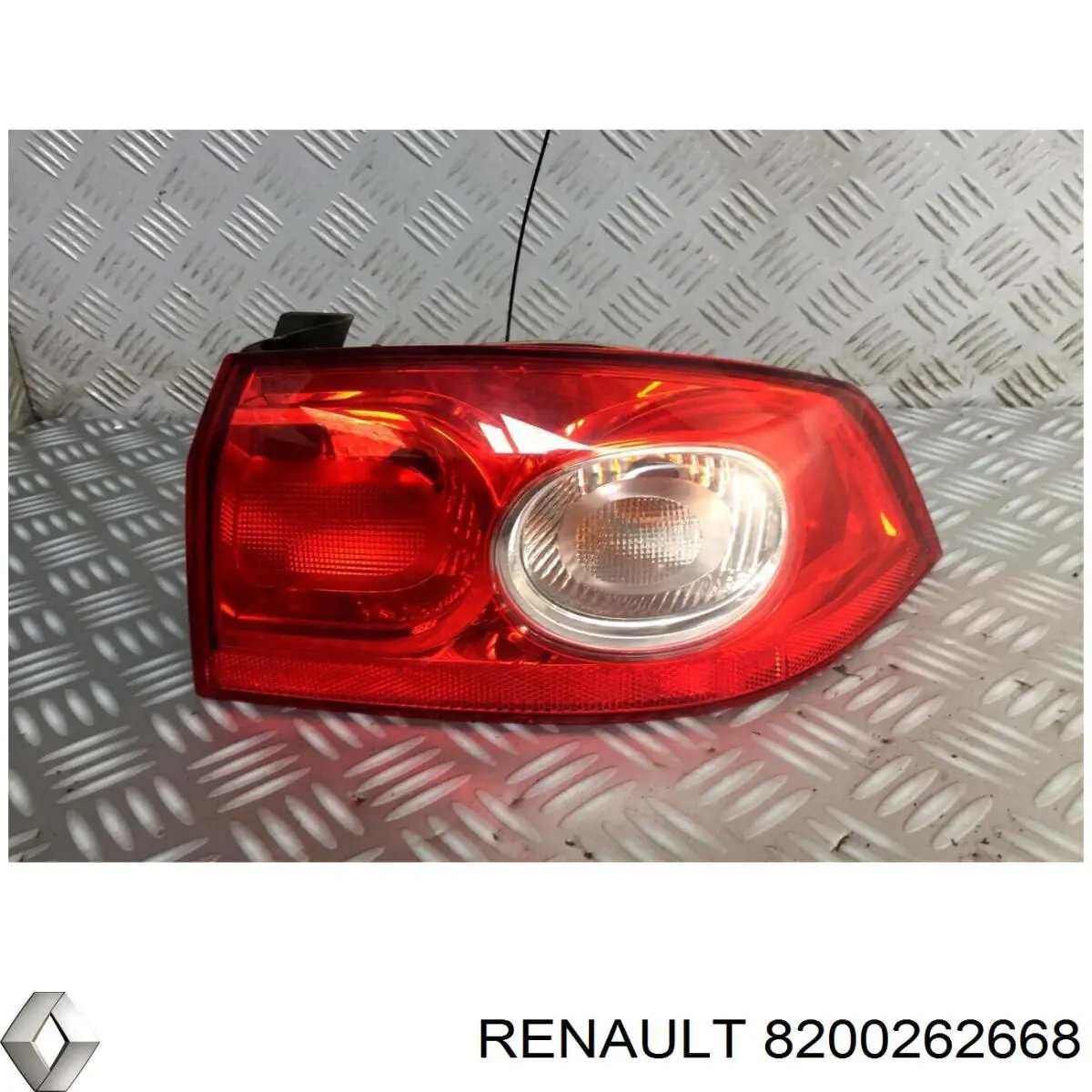 Купить 8200262668 Renault (RVI) Фонарь задний правый, внешний