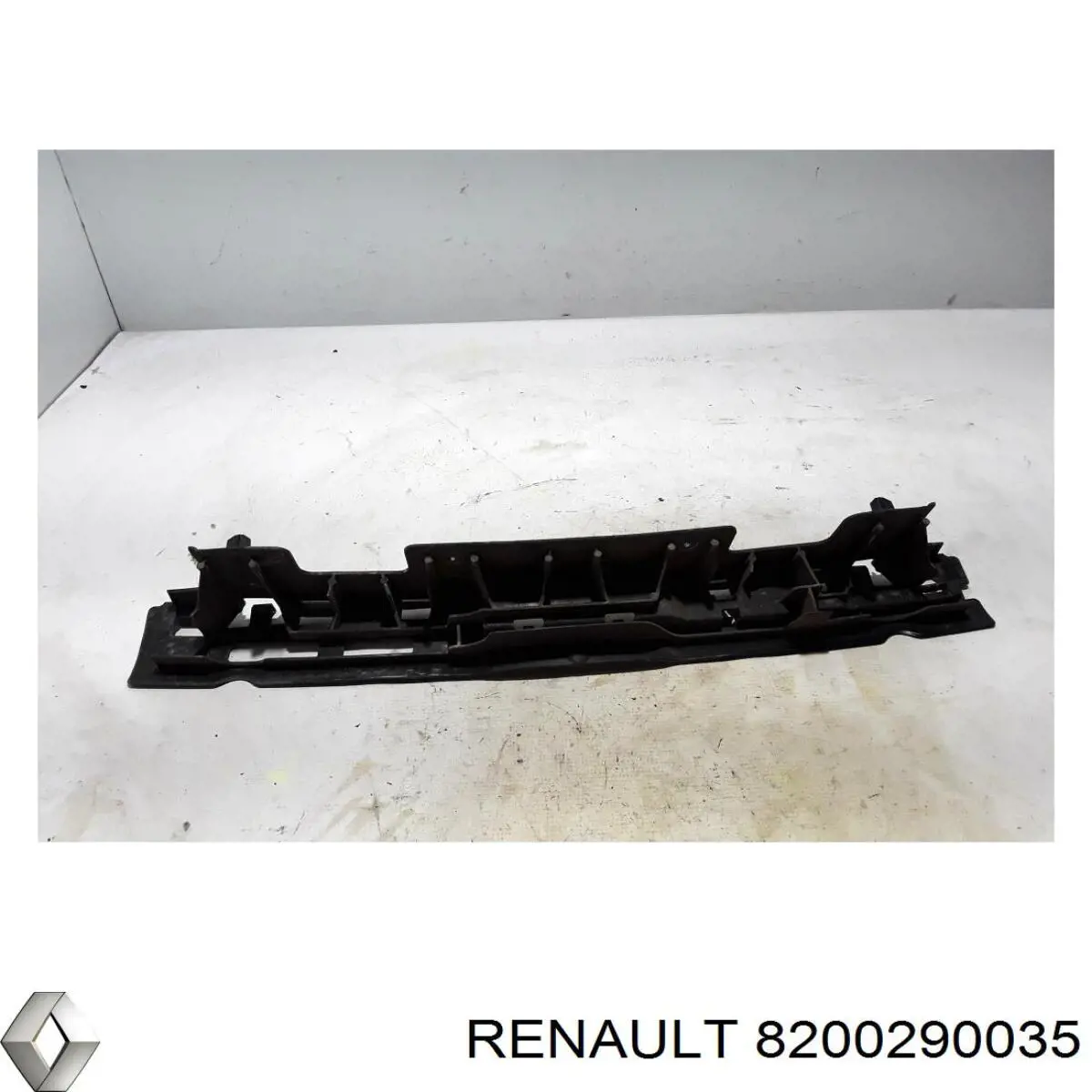 Купить 8200290035 Renault (RVI) Кронштейн бампера заднего центральный