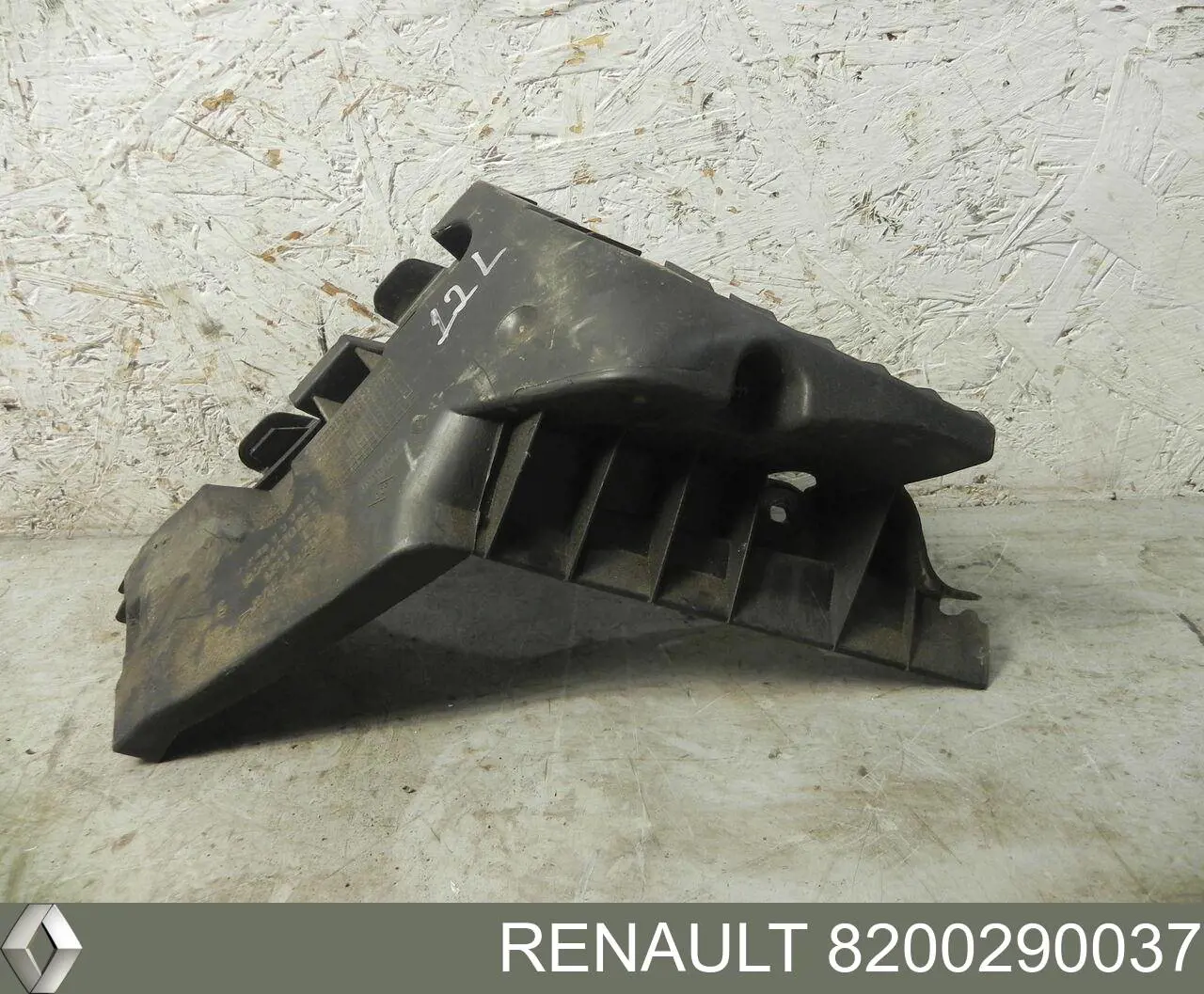 Крепление бамера левое Renault (RVI) 8200290037 цена, от 35.07 USD