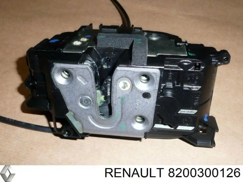 Замок водительской двери 8200300126 Renault (RVI)