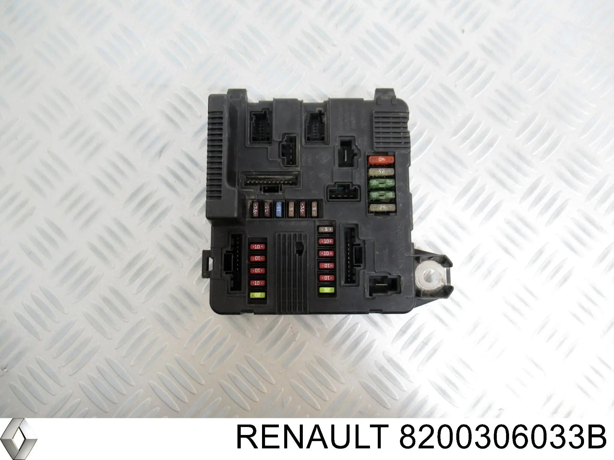8200306033B Renault (RVI) Монтажный блок предохранителей