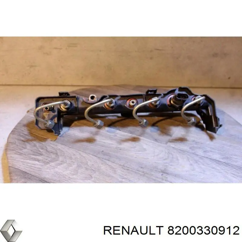8200330912 Renault (RVI) distribuidor de combustível (rampa)