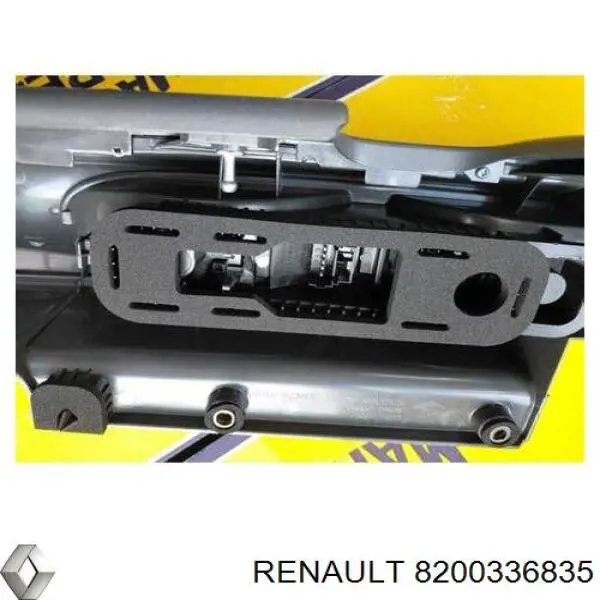Фонарь задний левый 8200336835 Renault (RVI)