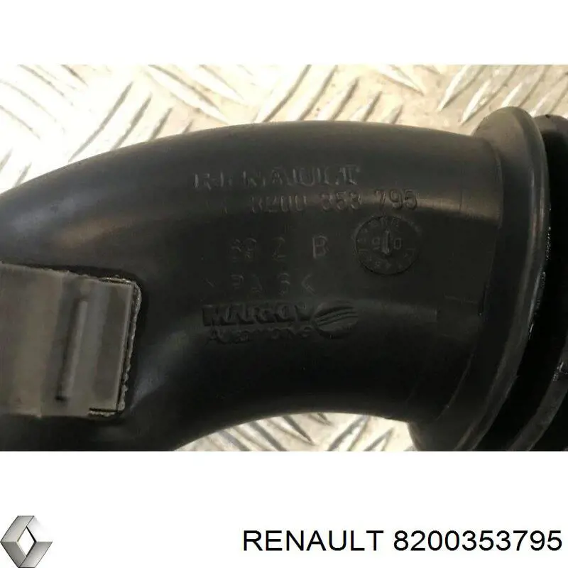 Патрубок расходомера воздуха 8200353795 Renault (RVI)