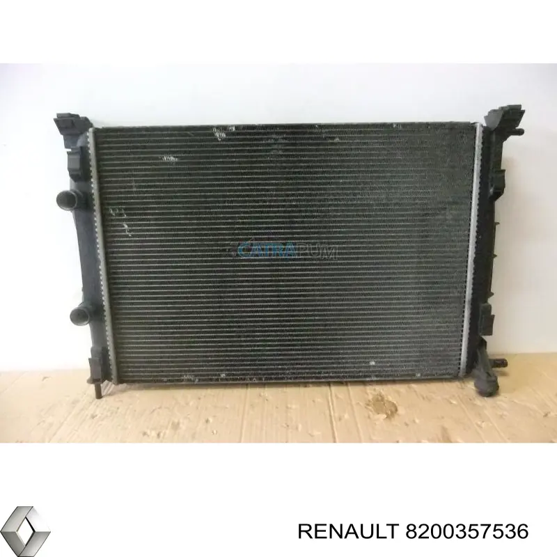 Радиатор 8200357536 Renault (RVI)