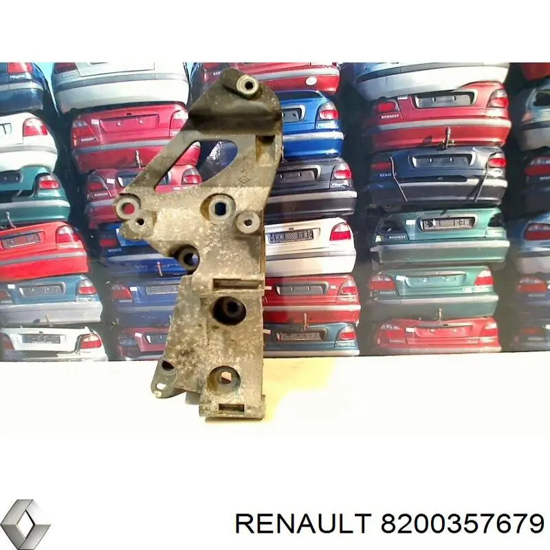 Купить 8200357679 Renault (RVI) Кронштейн генератора