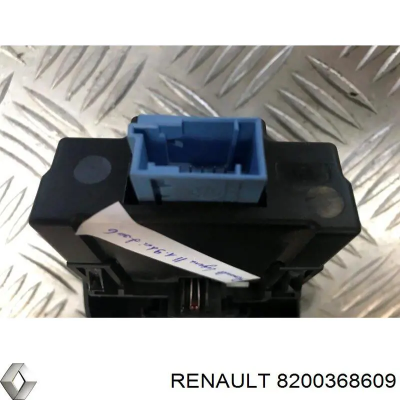 Купить 8200368609 Renault (RVI) Клавиша электромеханического стояночного тормоза