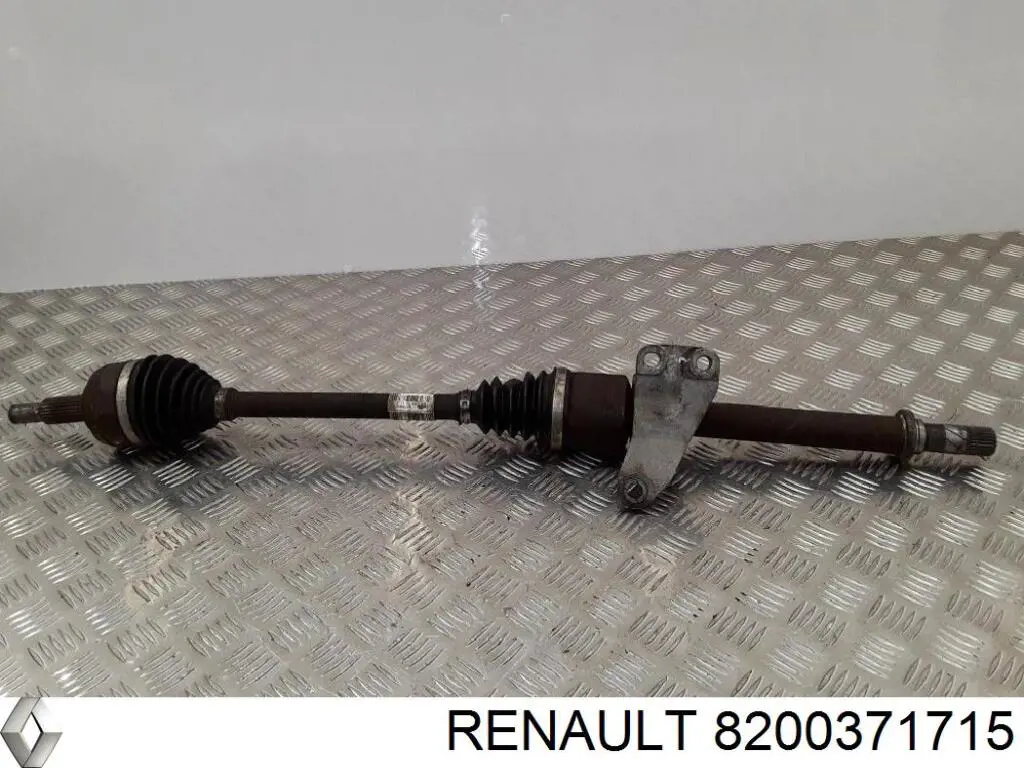 Опора подвесного подшипника передней полуоси 8200371715 Renault (RVI)
