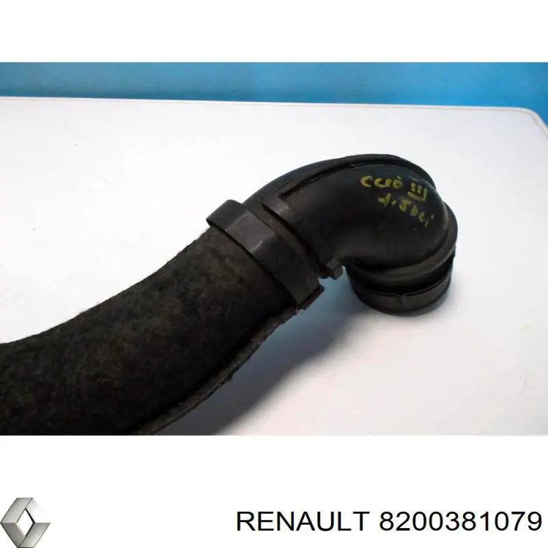 Патрубок воздушный, вход воздушного фильтра 8200381079 Renault (RVI)