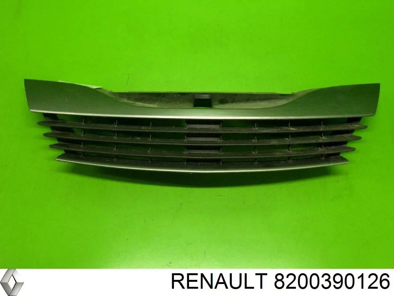 Rejilla delantera 8200390126 Renault (RVI)