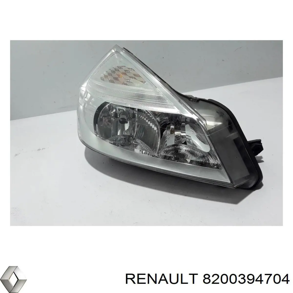 7701064399 Renault (RVI) фара правая