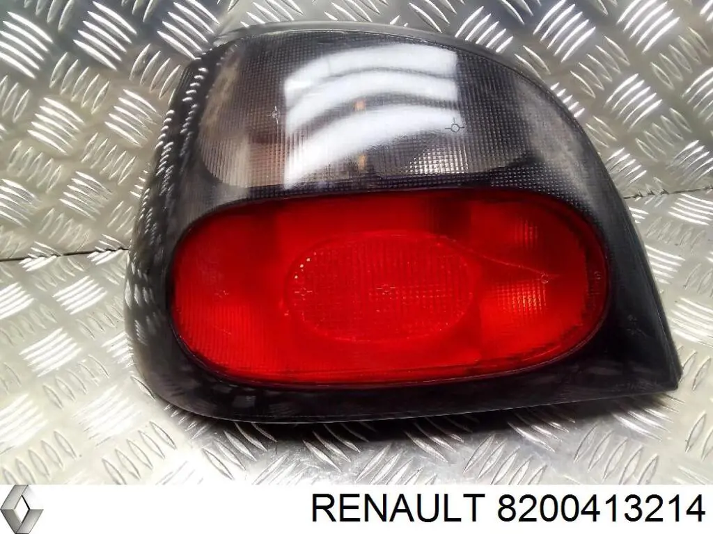 Фонарь задний левый 8200413214 Renault (RVI)