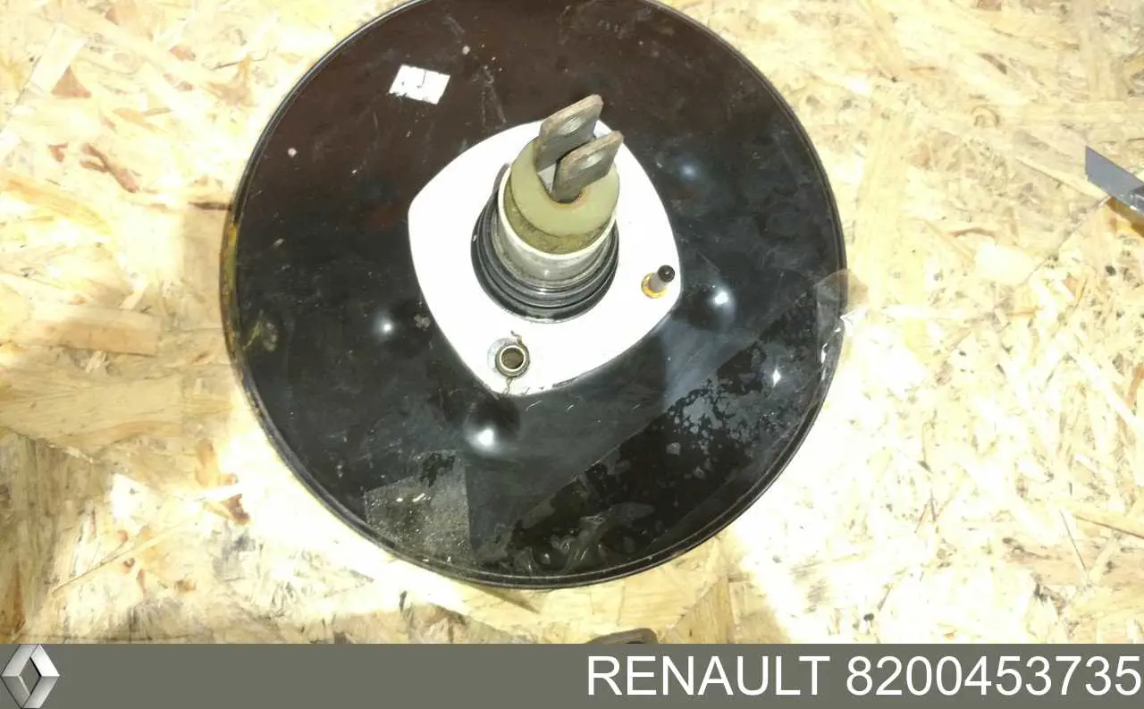 Вакуумный усилитель тормозов Renault (RVI) 8200453735