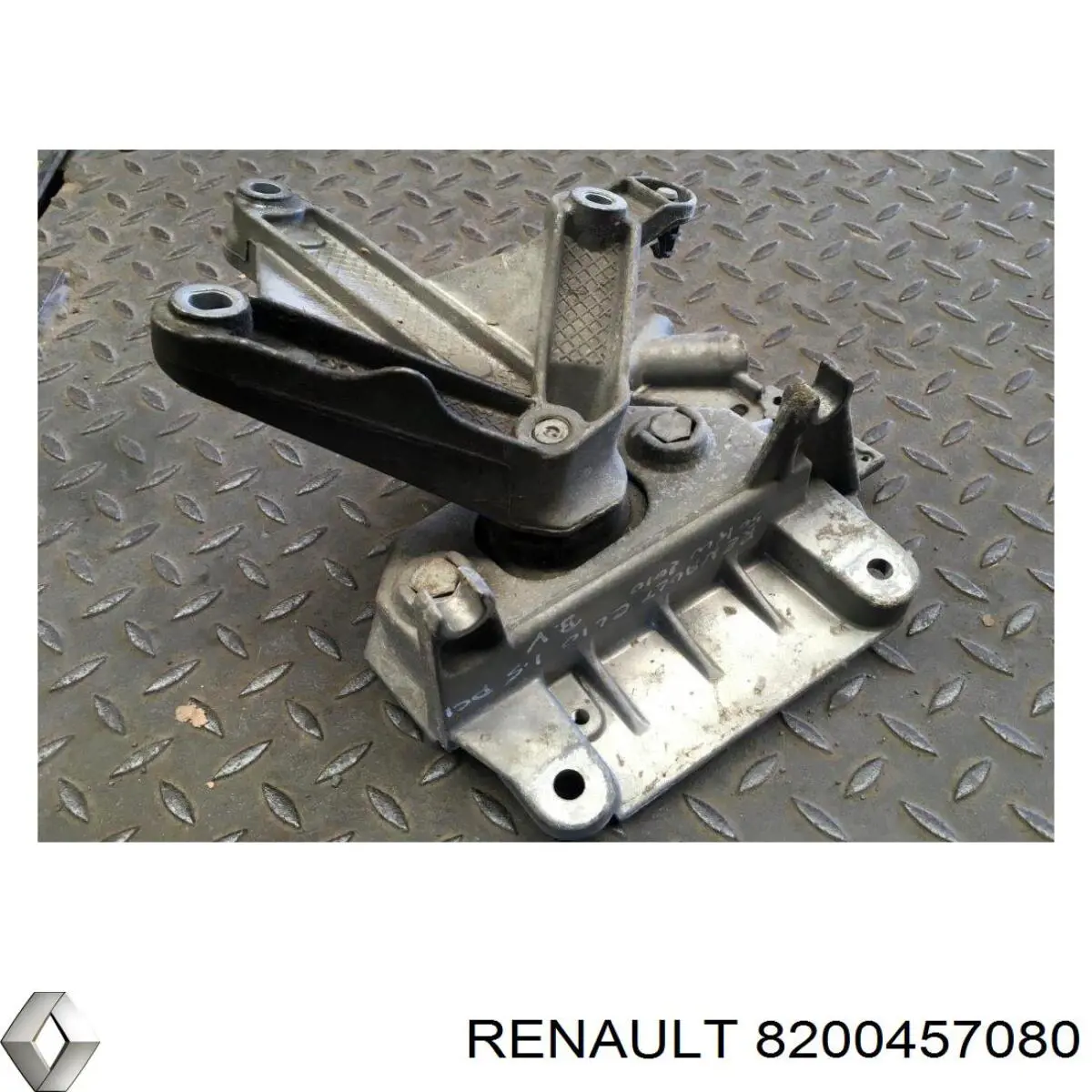 Кронштейн подушки КПП левый Renault (RVI) 8200457080