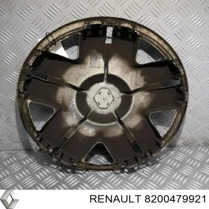 Купить 8200479921 Renault (RVI) Колпаки