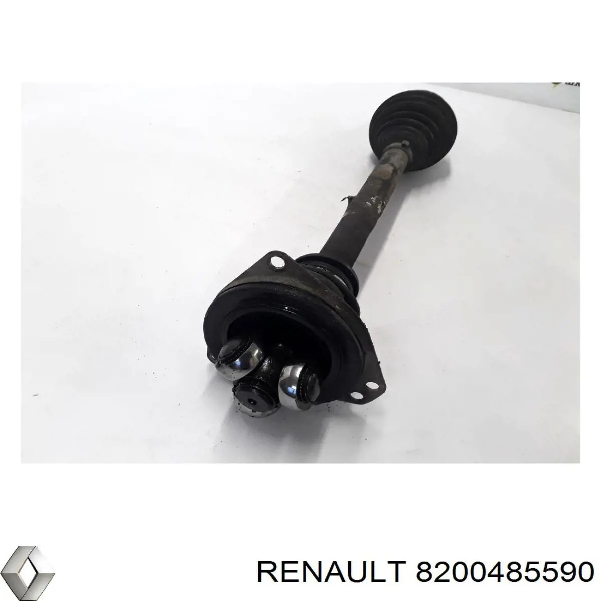 Купить 8200485590 Renault (RVI) Привод в сборе левый
