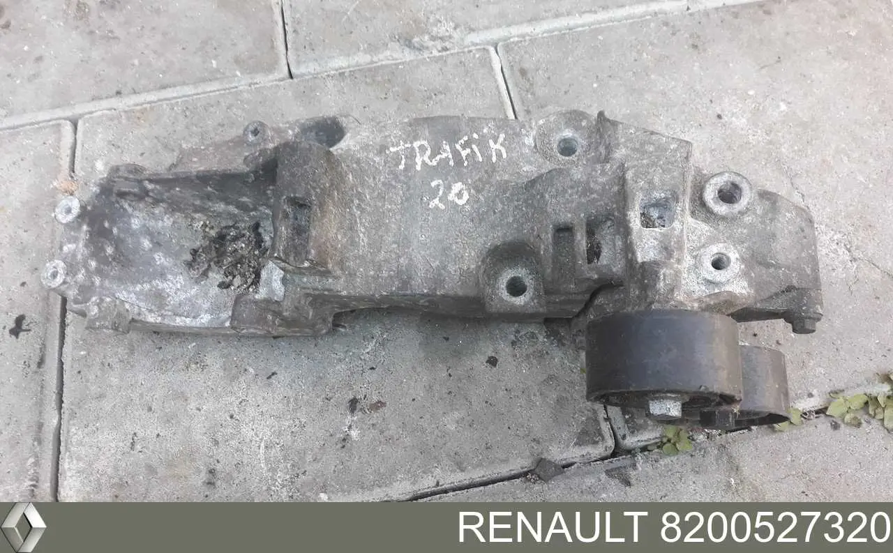 Кронштейн крепления генератора на Renault Laguna III BT0, BT1