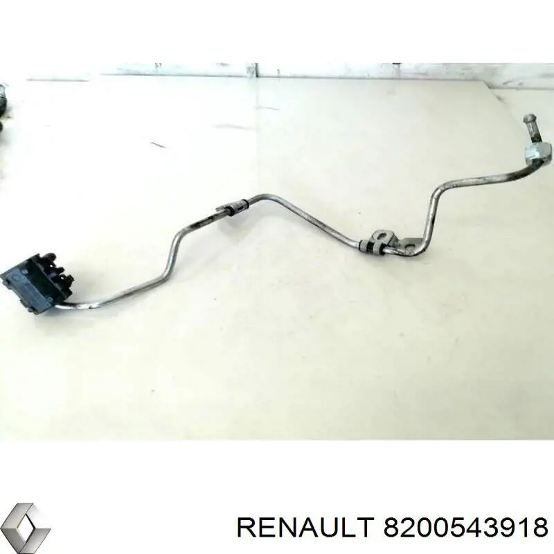 Крепление ТНВД трубки от клапана отсечки топлива на Renault Scenic III 