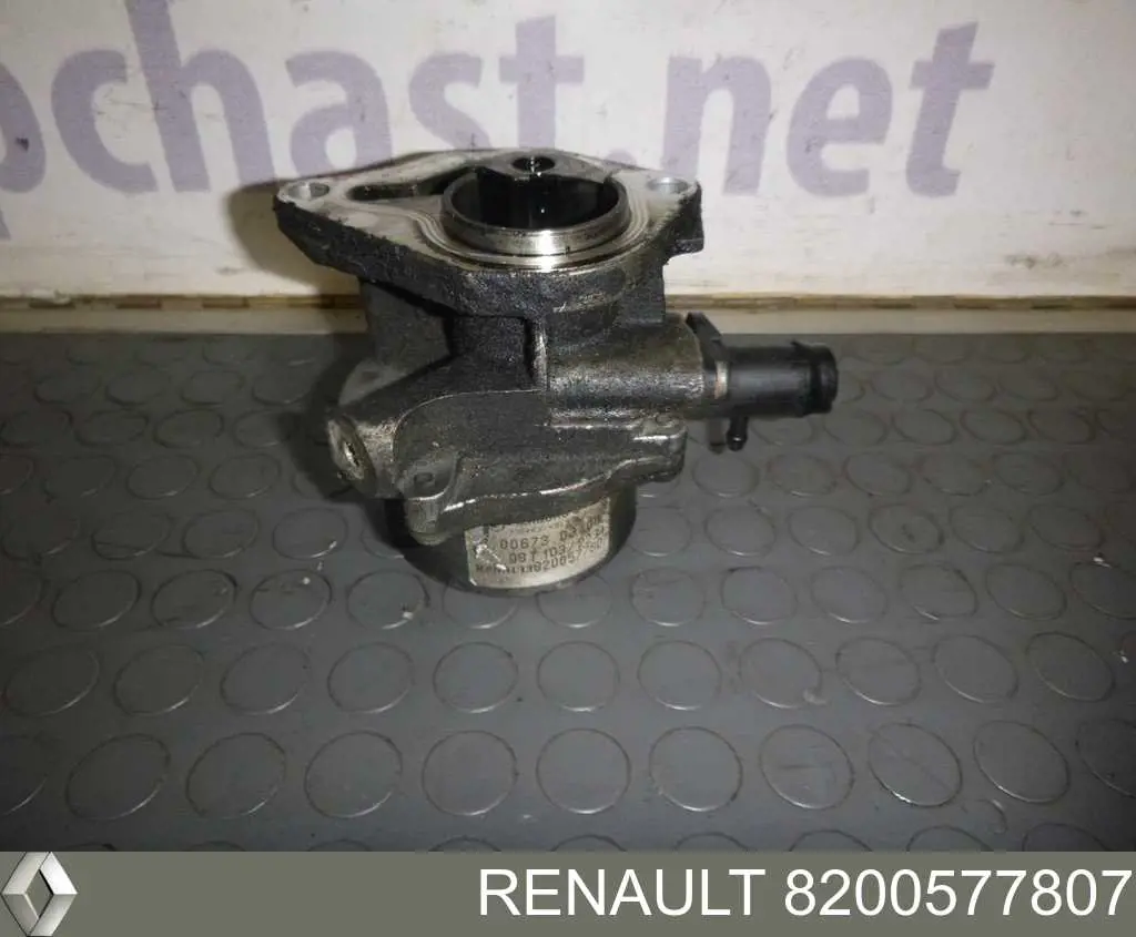 Вакуумный насос 8200577807 Renault (RVI)