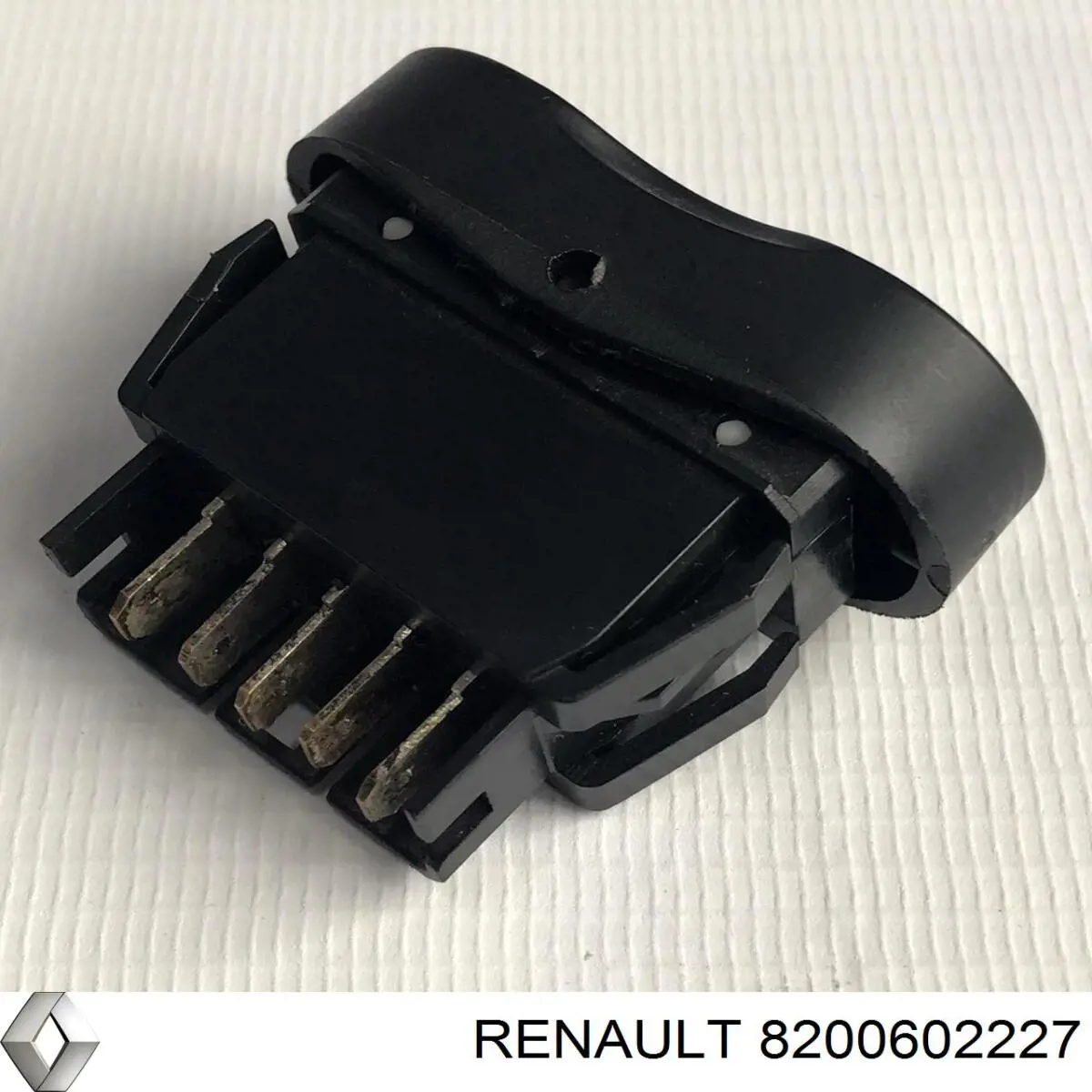 Центральная кнопка подъемника стёкол Renault (RVI) 8200602227 цена, от 4.82 USD