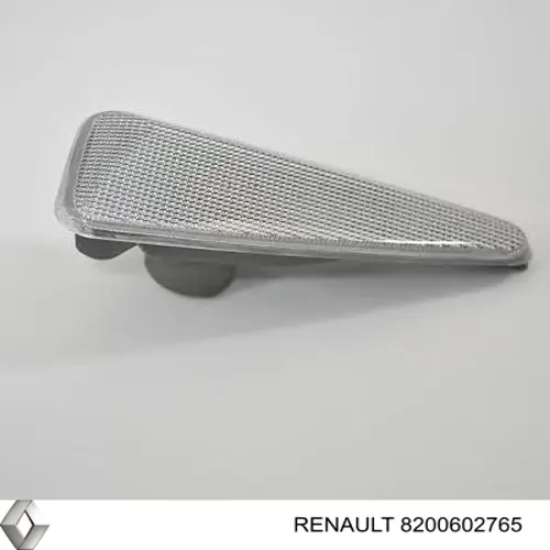 Купить 8200602765 Renault (RVI) Повторитель поворота на крыле правый