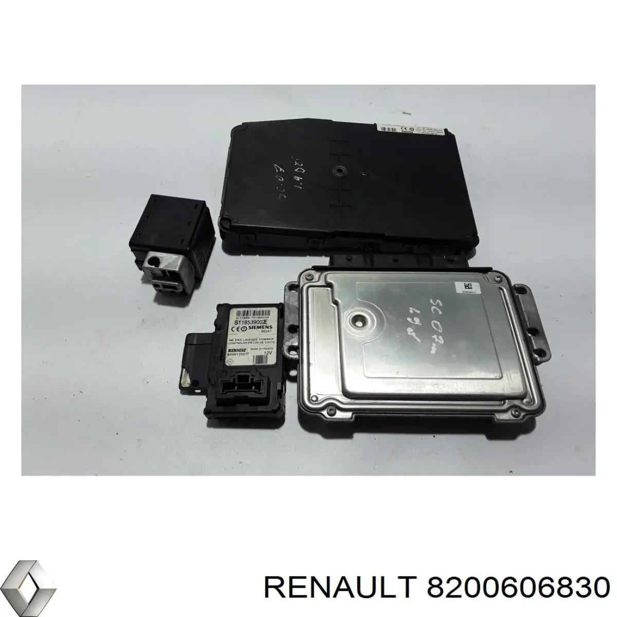 8200606830 Renault (RVI) Монтажный блок предохранителей