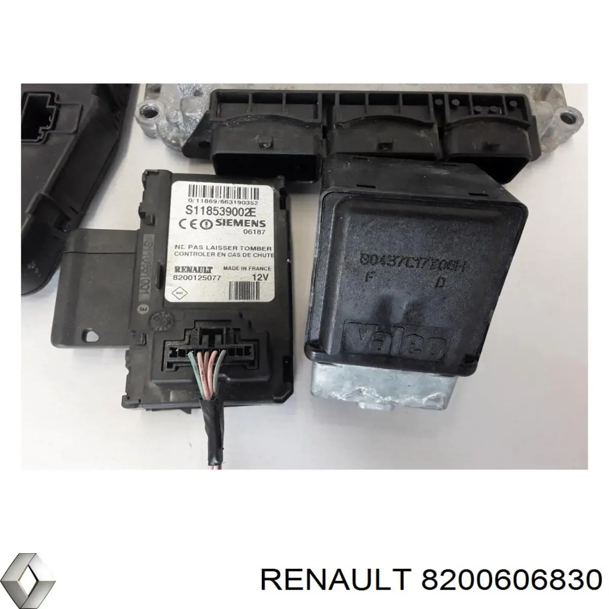Купить 8200606830 Renault (RVI) Монжатный блок реле