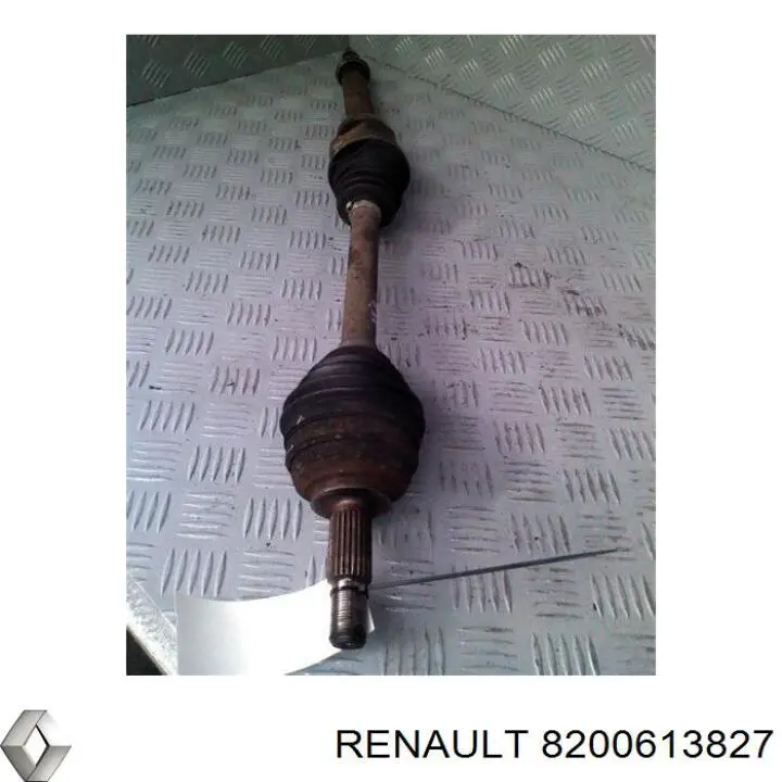 Полуось (привод) передняя правая 8200613827 Renault (RVI)