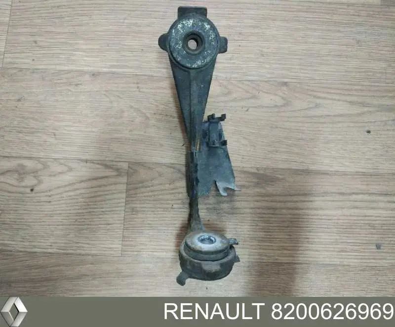 8200626969 Renault (RVI) barra de acoplamento esquerda de braço oscilante inferior dianteiro