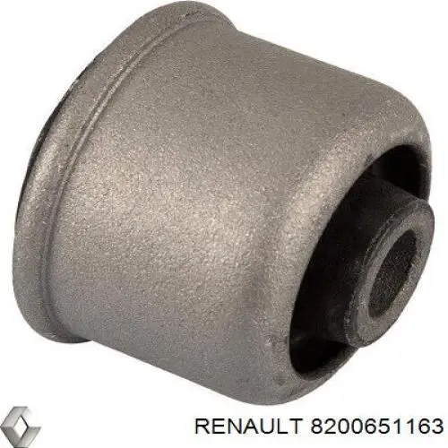 Сайлентблок переднего нижнего рычага 8200651163 Renault (RVI)