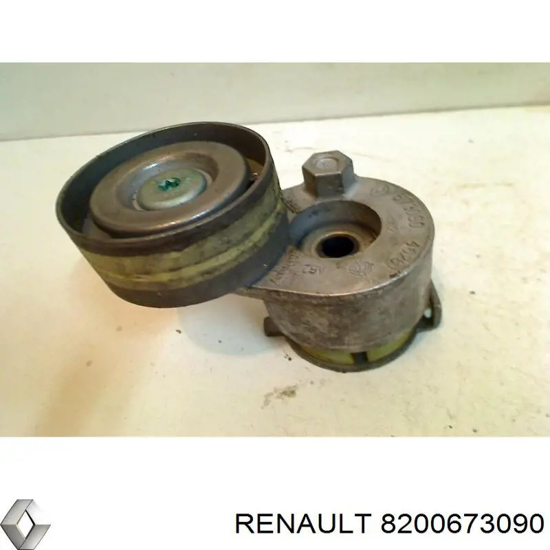 Натяжитель приводного ремня 8200673090 Renault (RVI)