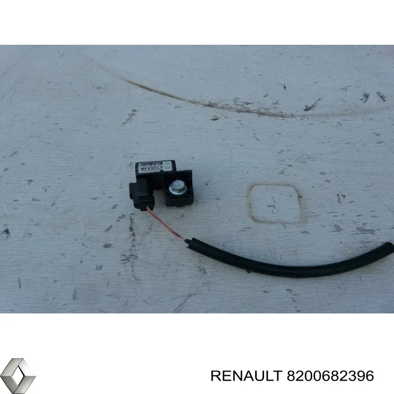 Датчик Айрбег передний Renault (RVI) 8200682396