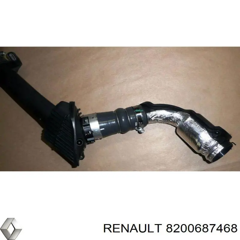 8200687468 Renault (RVI) Патрубок воздушный, выход из компрессора (наддув)