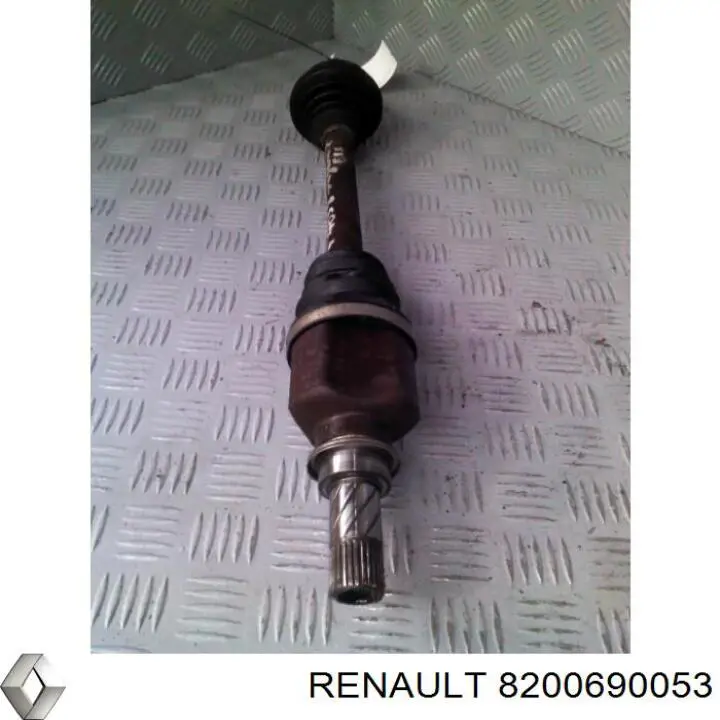 Левая полуось 8200690053 Renault (RVI)