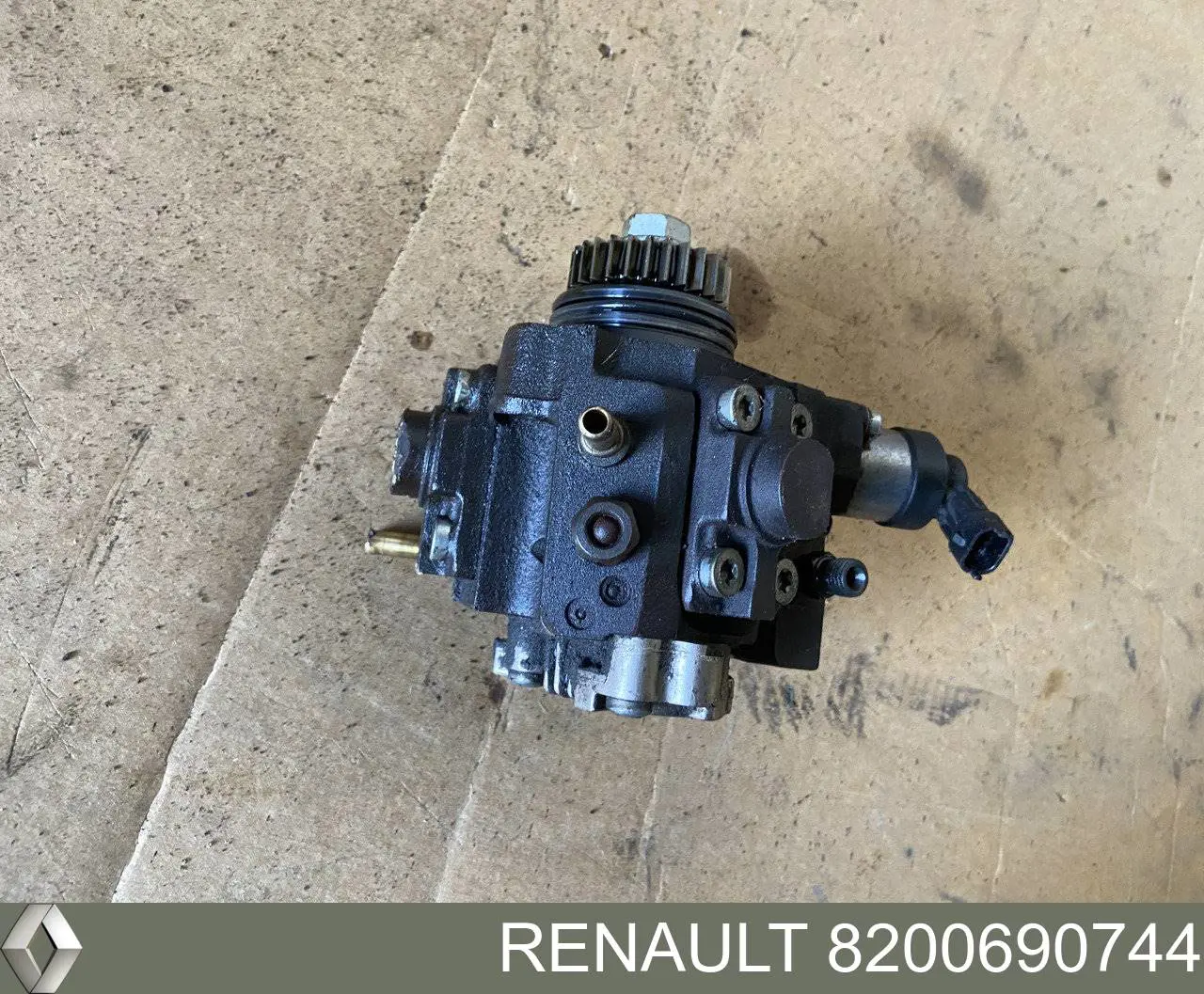 Купить 8200690744 Renault (RVI) ТНВД