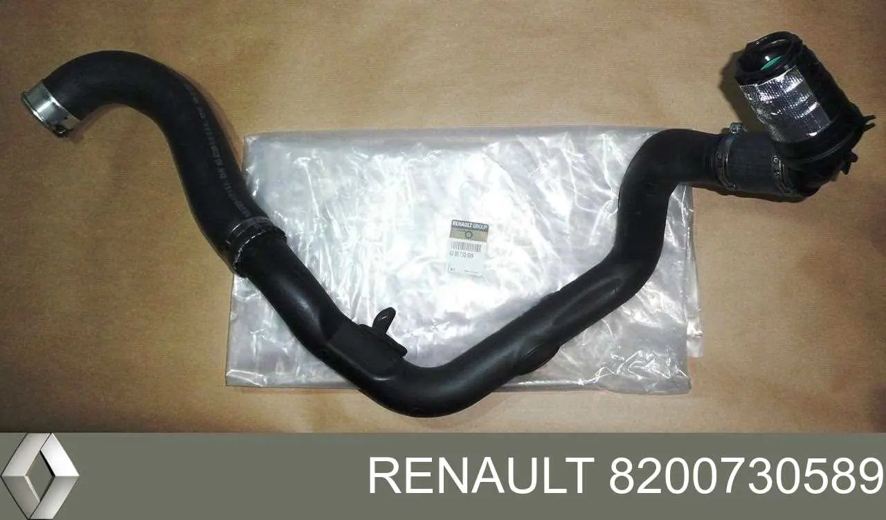 Шланг (патрубок) интеркуллера левый Renault (RVI) 8200730589