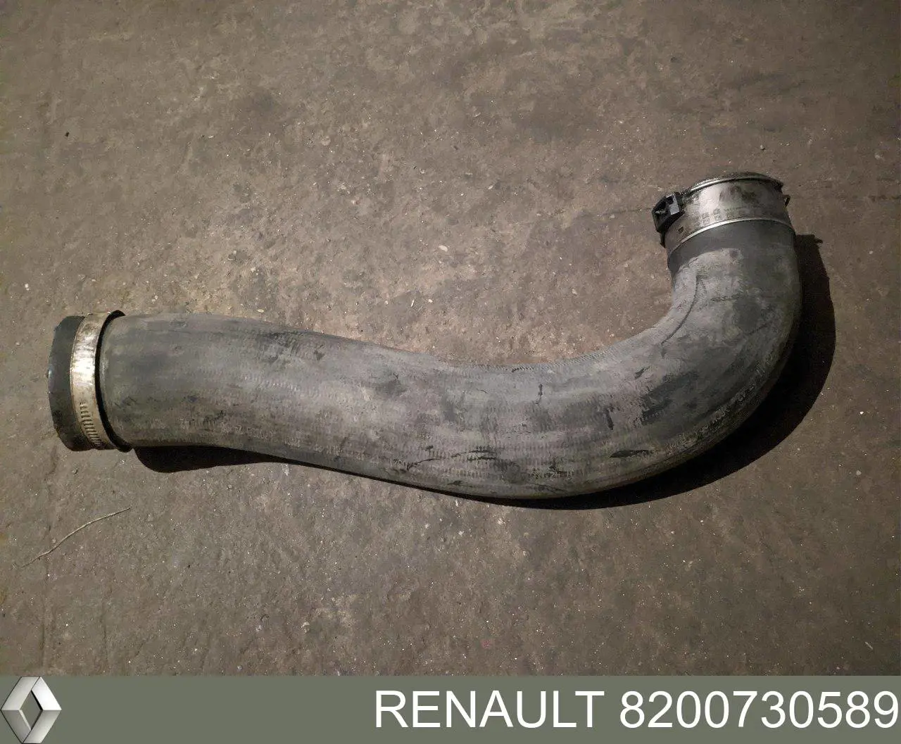Патрубок интеркулера 8200730589 Renault (RVI)
