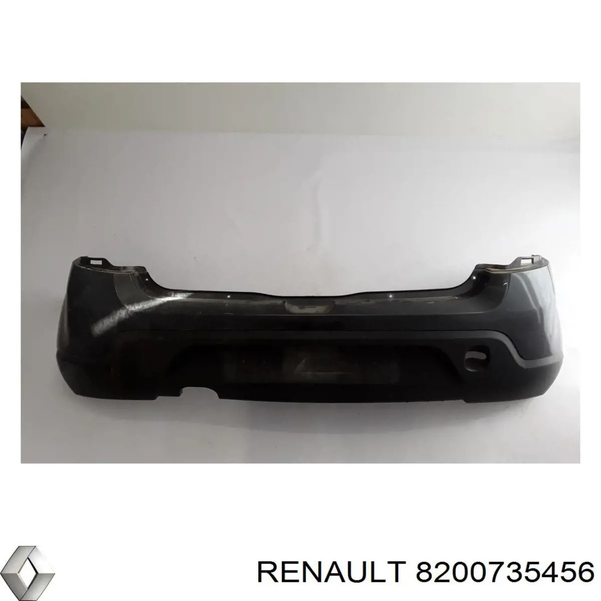 Задний бампер 8200735456 Renault (RVI)