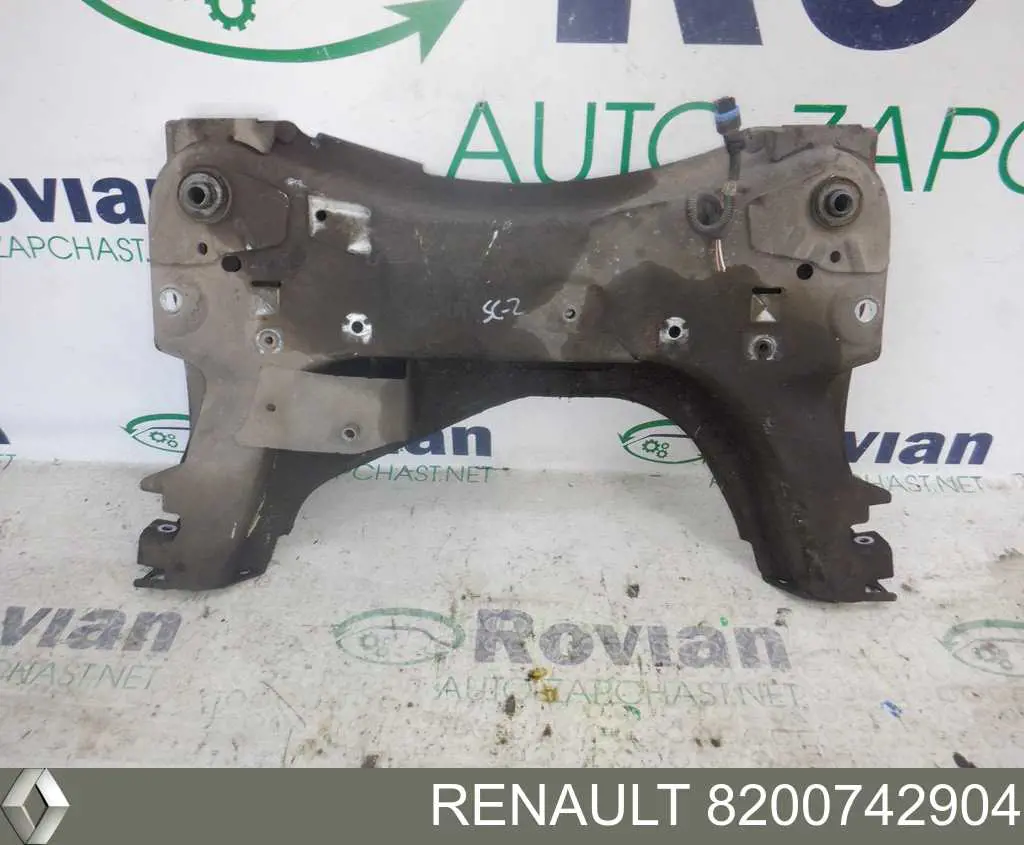 Подрамник передний 8200275525 Renault (RVI)