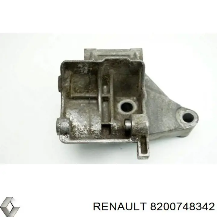 8200748342 Renault (RVI) Кронштейн крепления генератора